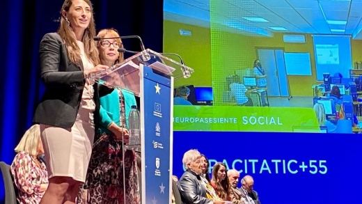 La directora general de Mayores, Alba Rodríguez, y la directora de INCISO Integración, Eugenia Fernández.